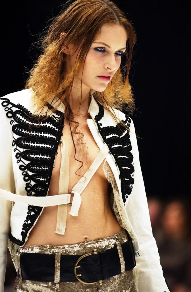 Chronicle Colombia AlexanderMcqueen 6